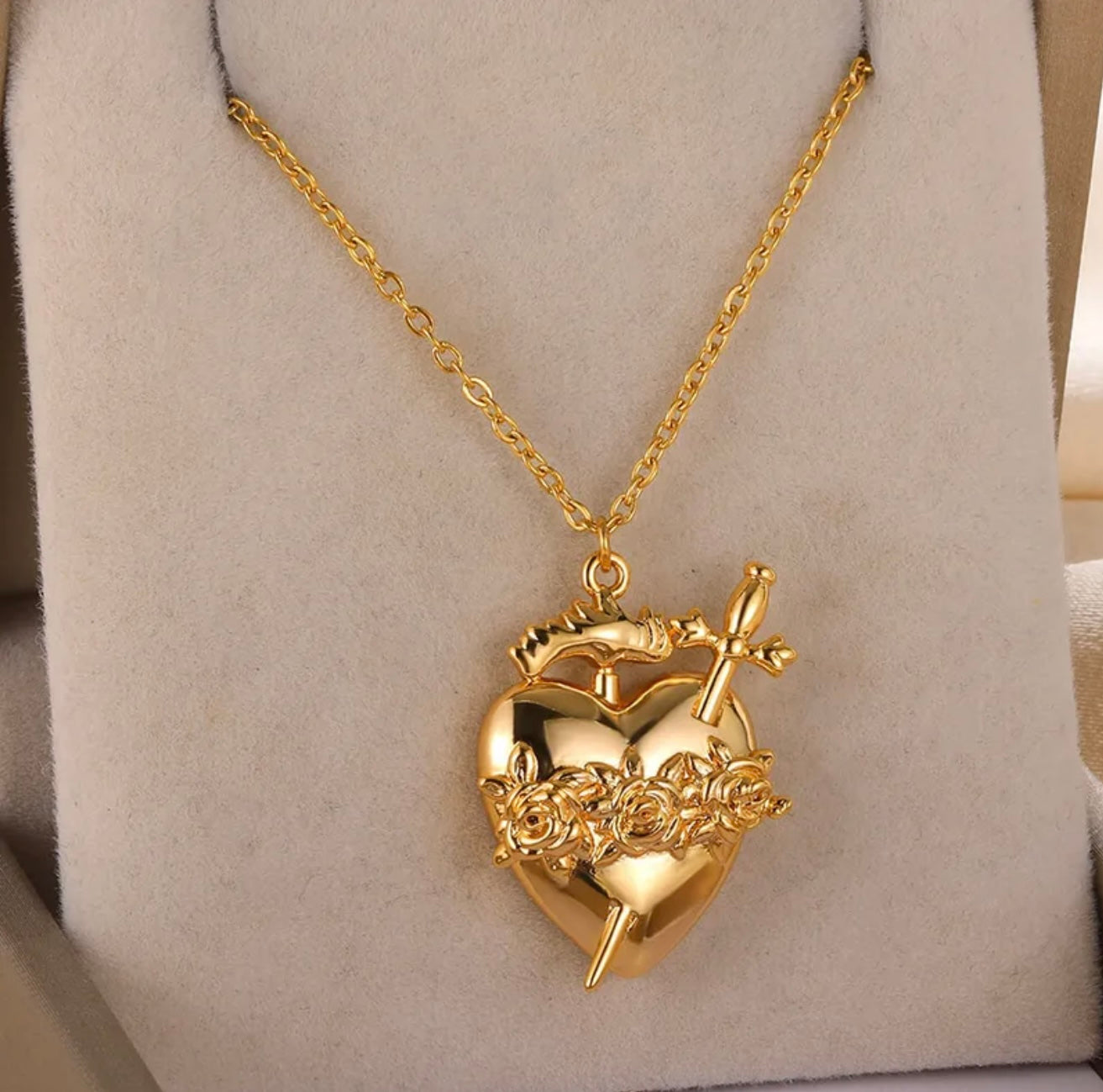 Collier Cœur Sacré Doré